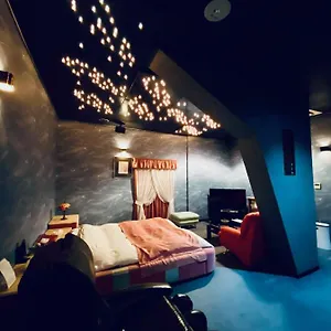 2* Love hotel Sagano